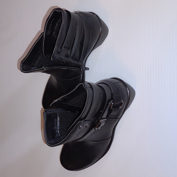 👣EASY STREET Comfort Wave Carson Booties - Picture 10 of 13